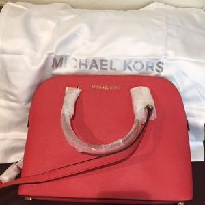 🚫Sold🚫 Michael Kors Cindy Lg Dome Leather Purse